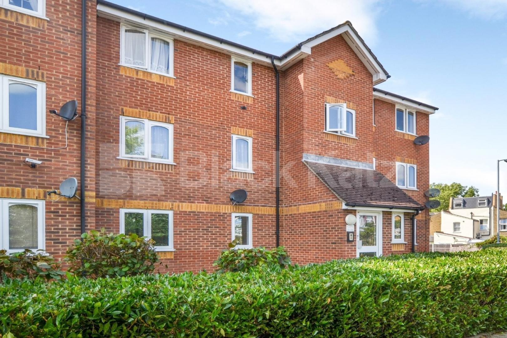 Superbly located, bright and airy ground floor private development   Armoury road , Lewisham 